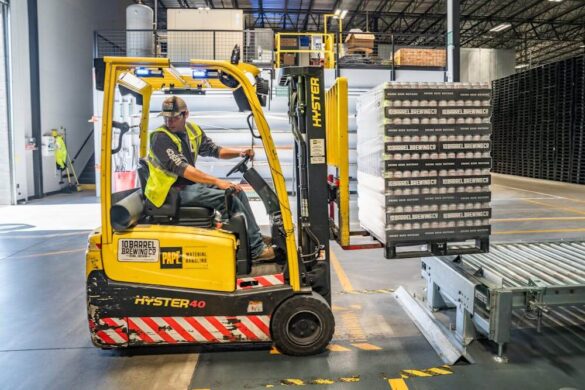 Lean Logistics, Less Trash: Strategies for Cleaner, More Efficient Warehousing